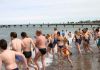 Seit über 20 Jahren springen „Freiwillige“ am Himmelfahrts-Wochenende zum „Anbaden“ in die Ostsee, bis zum Jahre 2011 angeführt von Bürgermeister Volker Popp